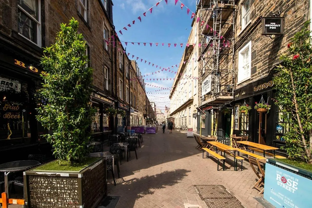 Joivy Stylish Home In New Town Edinburgh United Kingdom